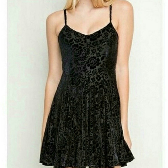 Brandy Melville Dresses & Skirts - BM Velvet Dress